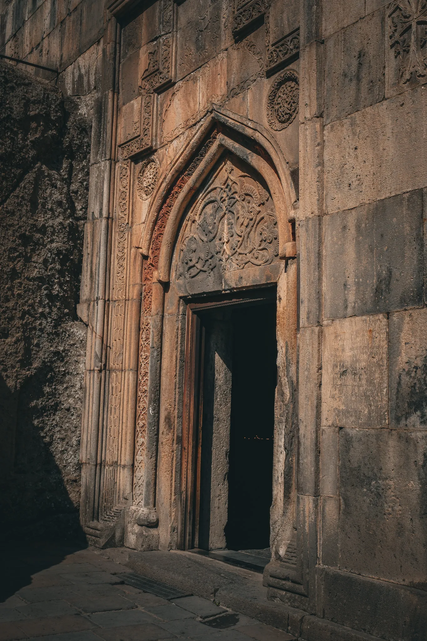 Uma das entradas de Geghard