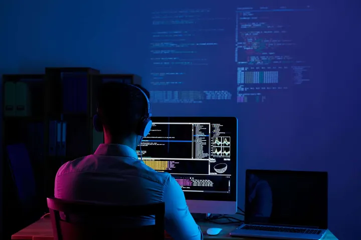 Preciso de faculdade para trabalhar com tecnologia ?